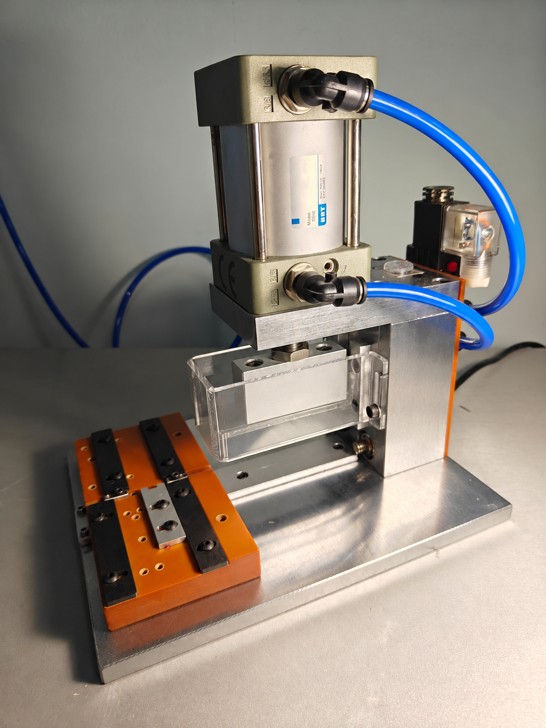 Полуавтомат HESS HS-CBL-IDC01 для установки IDC-разъёмов на плоский кабель